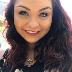 Meet your Posher, Kelli
